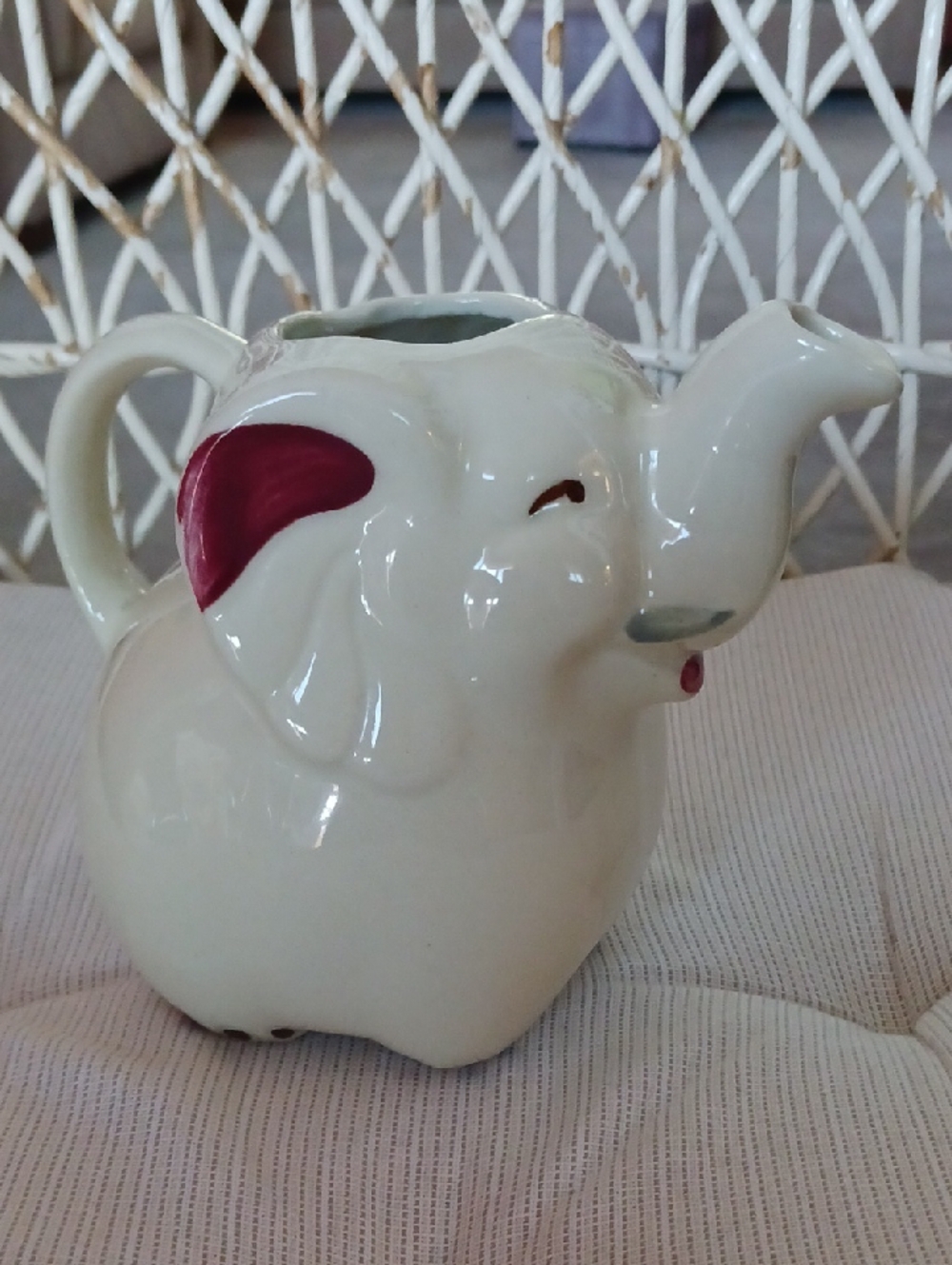 Vintage~ Shawnee Elephant Creamer